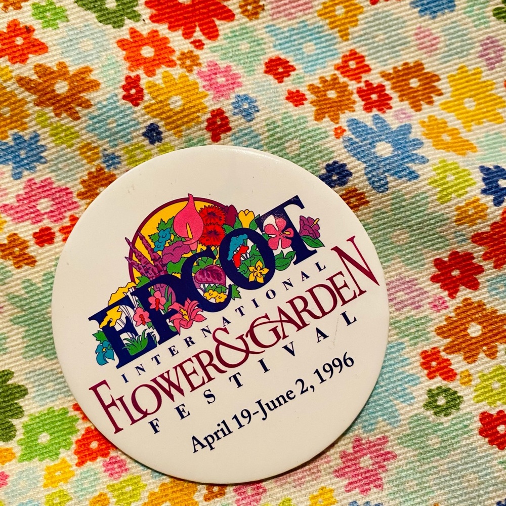 💐Vintage Epcot Button💐